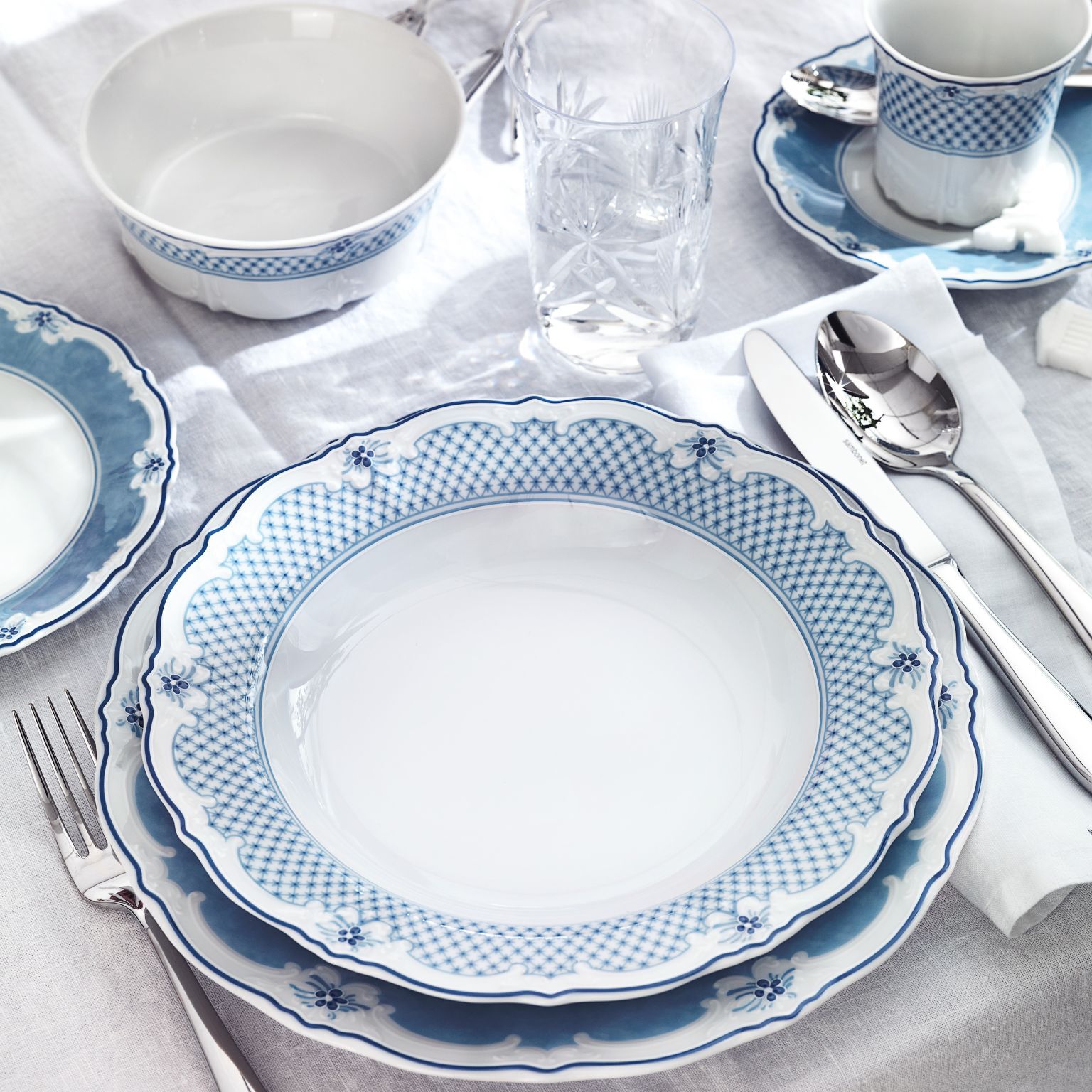 Hutschenreuther Online Shop: Tradition and Craftsmanship